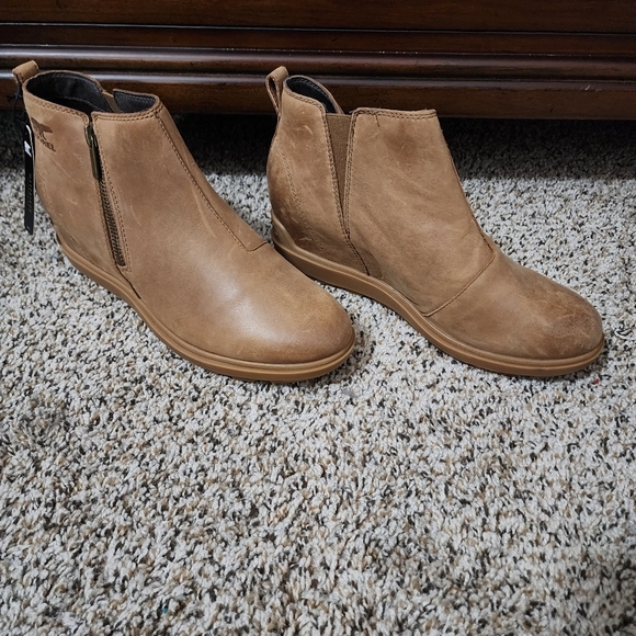 Sorel Evie II Women's 11 Leather Waterproof Velvet Tan Zip Wedge Bootie - Picture 2 of 13